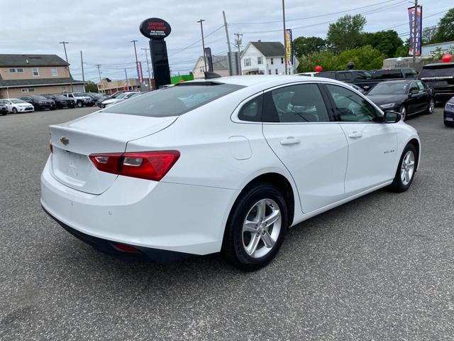 Photo of 2023 Summit White Chevrolet Malibu