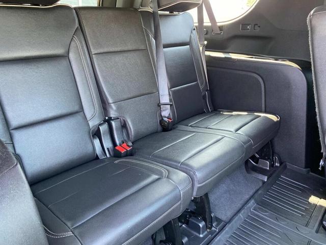 Photo of 2022 White GMC Yukon XL