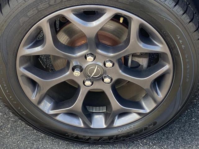 Photo of 2019 Bright White Clearcoat Chrysler 300