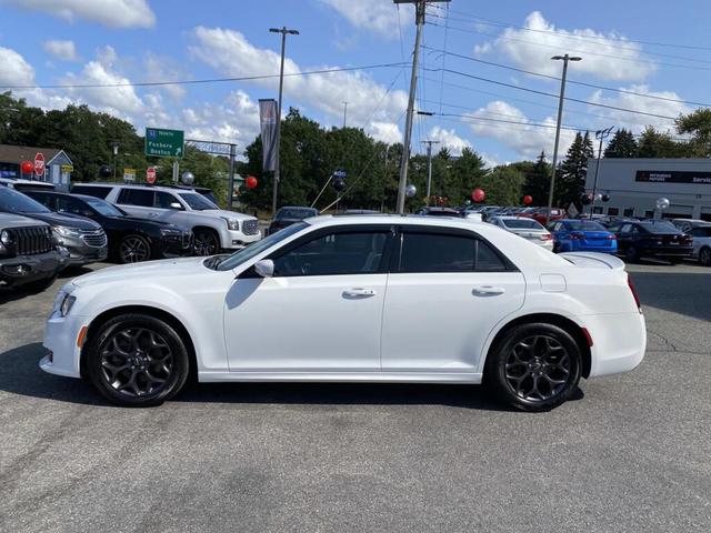 Photo of 2019 Bright White Clearcoat Chrysler 300