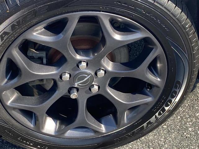 Photo of 2019 Bright White Clearcoat Chrysler 300