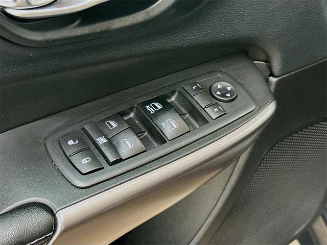 Photo of 2019 Sting-Gray Clearcoat Jeep Cherokee