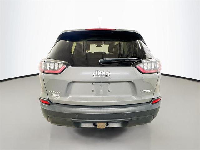 Photo of 2019 Sting-Gray Clearcoat Jeep Cherokee