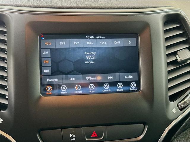 Photo of 2019 Sting-Gray Clearcoat Jeep Cherokee