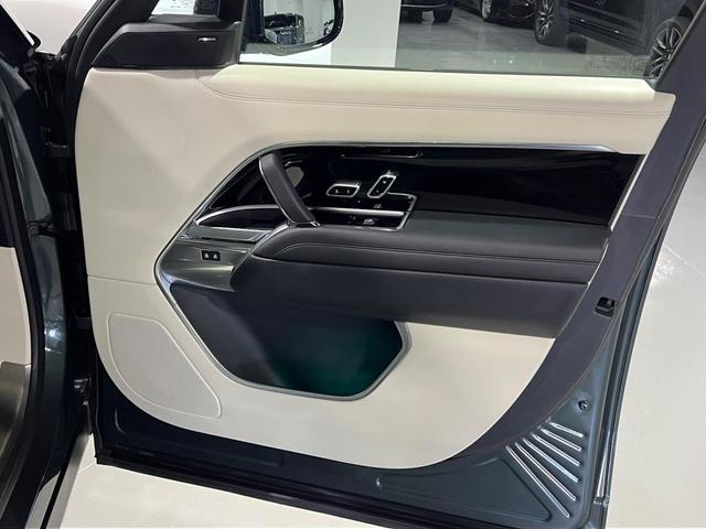 Photo of 2023 Belgravia Green Metallic Land Rover Range Rover