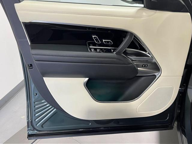 Photo of 2023 Belgravia Green Metallic Land Rover Range Rover