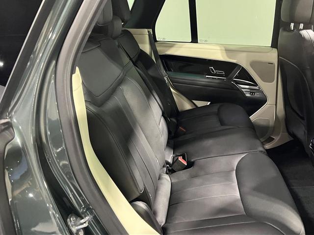 Photo of 2023 Belgravia Green Metallic Land Rover Range Rover
