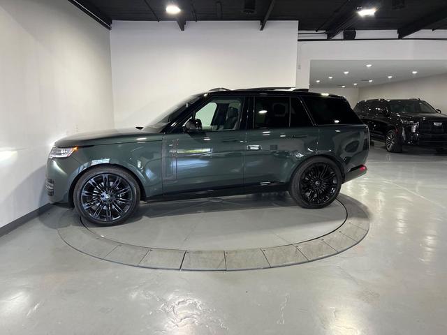 Photo of 2023 Belgravia Green Metallic Land Rover Range Rover