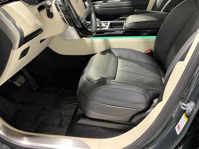 Photo of 2023 Belgravia Green Metallic Land Rover Range Rover