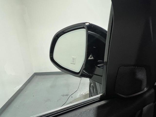 Photo of 2018 Black Sapphire Metallic BMW X5
