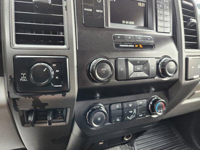 Photo of 2019 Oxford White Ford F-350