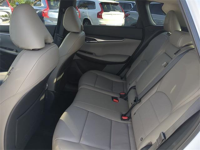 Photo of 2025 White INFINITI QX50