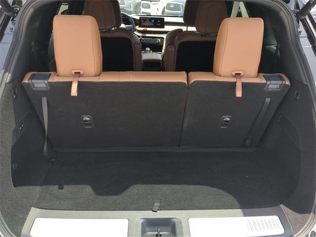 Photo of 2025 Majestic White INFINITI QX60