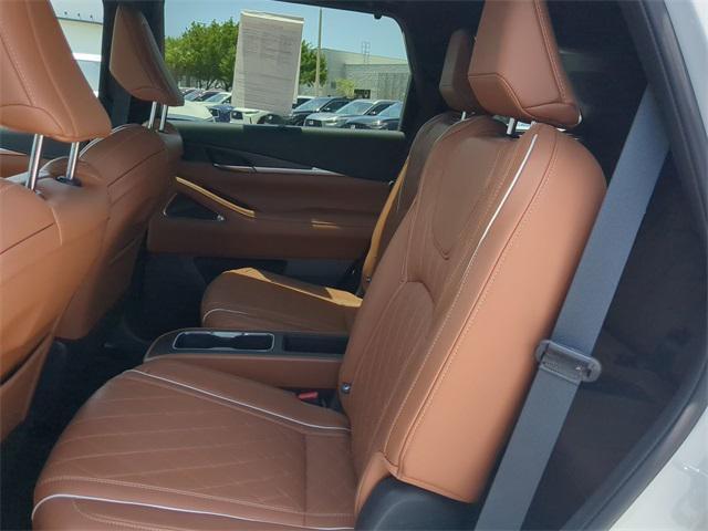 Photo of 2025 Majestic White INFINITI QX60