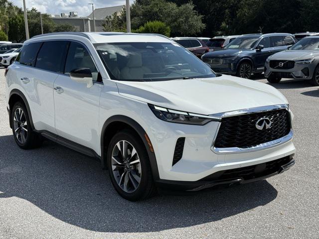 Photo of 2025 Majestic White INFINITI QX60