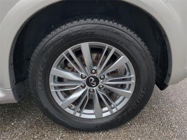 Photo of 2019 Liquid Platinum INFINITI QX80