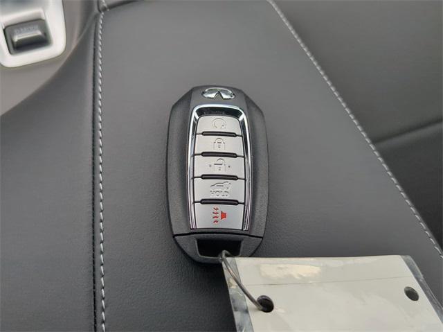 Photo of 2025 Obsidian INFINITI QX50