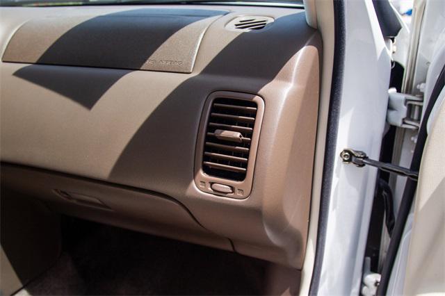 Photo of 1996 White Platinum Pearl INFINITI I30