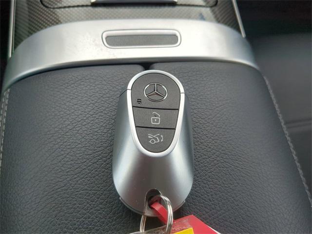 Photo of 2024 Polar White Mercedes-Benz C-Class