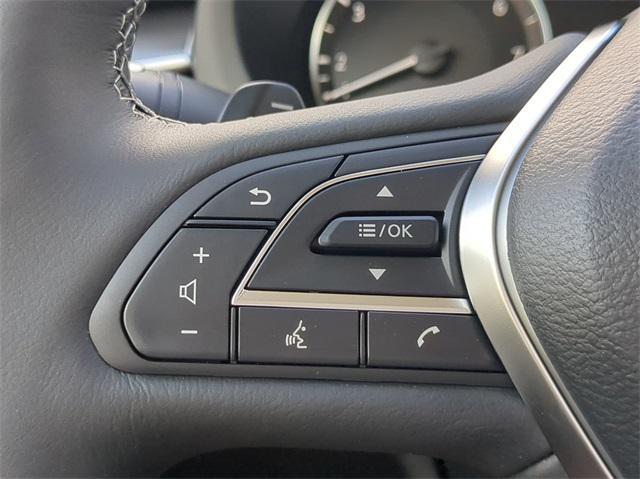 Photo of 2025 White INFINITI QX50