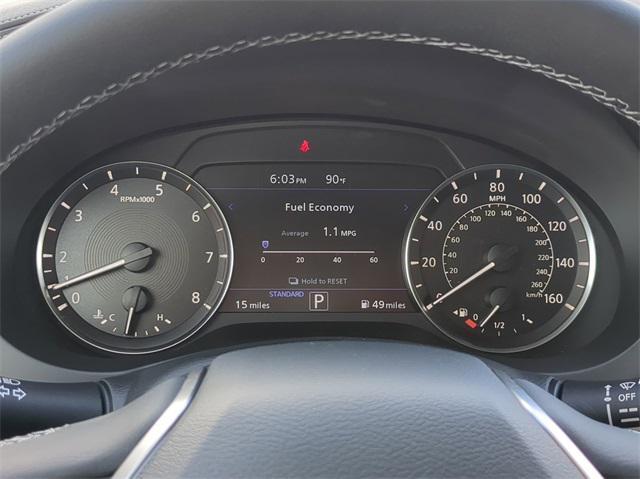 Photo of 2025 White INFINITI QX50