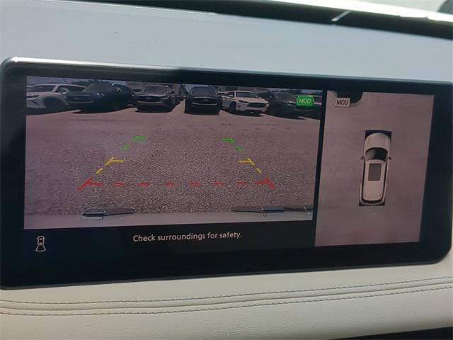 Photo of 2025 Majestic White INFINITI QX60