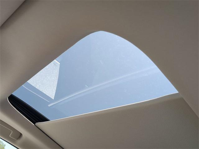 Photo of 2025 Majestic White INFINITI QX60