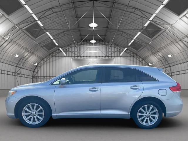 Photo of 2009 Classic Silver Metallic Toyota Venza