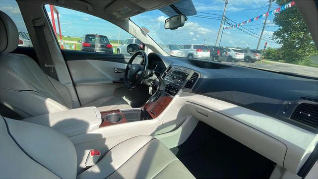 Photo of 2009 Classic Silver Metallic Toyota Venza