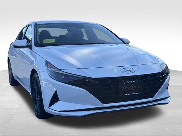 Photo of 2023 Serenity White Pearl Hyundai ELANTRA