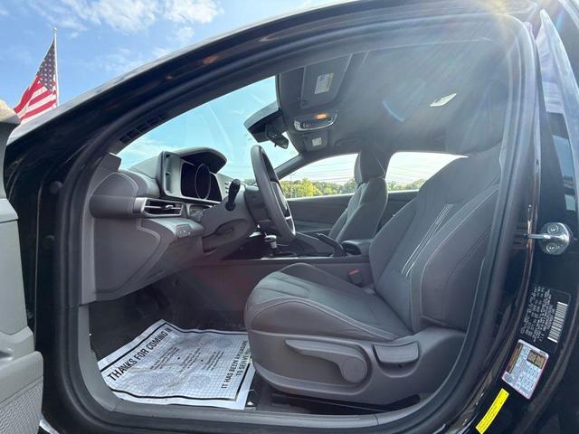Photo of 2023 Phantom Black Hyundai ELANTRA