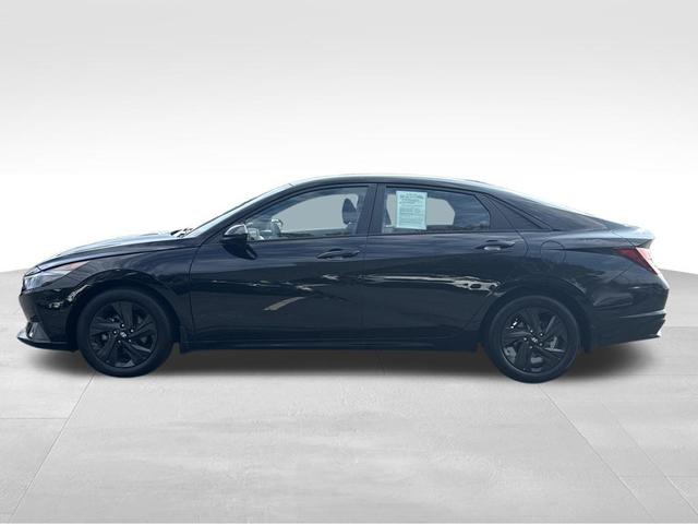 Photo of 2023 Phantom Black Hyundai ELANTRA