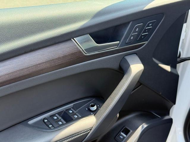 Photo of 2022 Ibis White Audi Q5