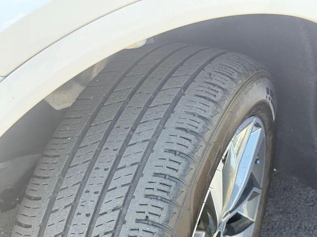 Photo of 2022 Ibis White Audi Q5