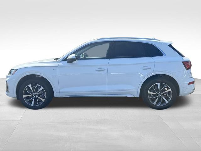 Photo of 2022 Ibis White Audi Q5