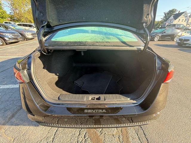 Photo of 2022 Super Black Nissan Sentra