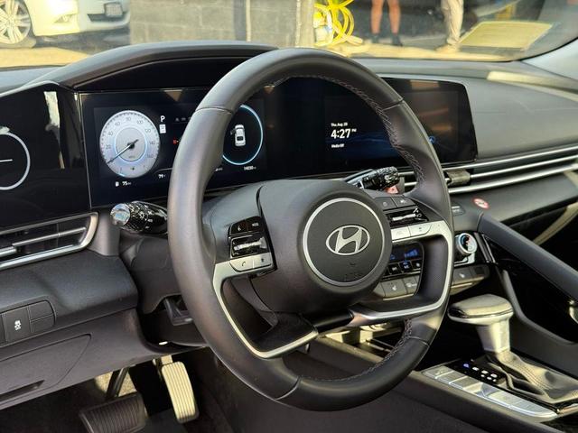 Photo of 2025 Amazon Gray Hyundai ELANTRA