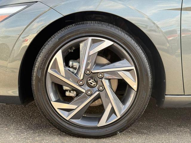 Photo of 2025 Amazon Gray Hyundai ELANTRA