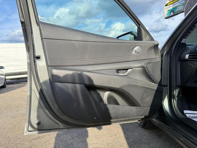 Photo of 2025 Amazon Gray Hyundai ELANTRA