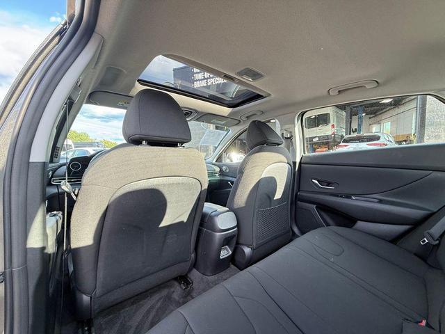 Photo of 2025 Amazon Gray Hyundai ELANTRA