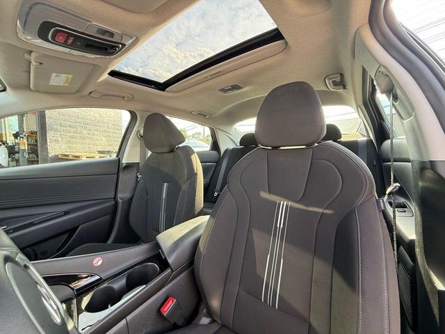 Photo of 2025 Amazon Gray Hyundai ELANTRA