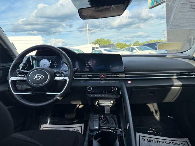 Photo of 2025 Amazon Gray Hyundai ELANTRA