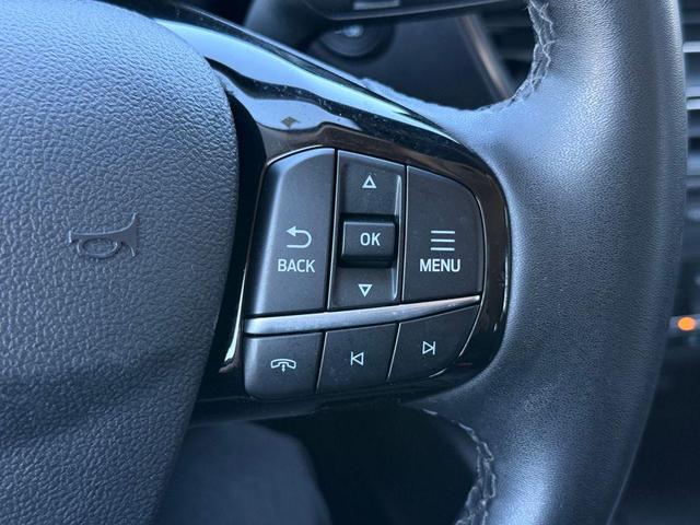 Photo of 2023 Oxford White Ford Escape
