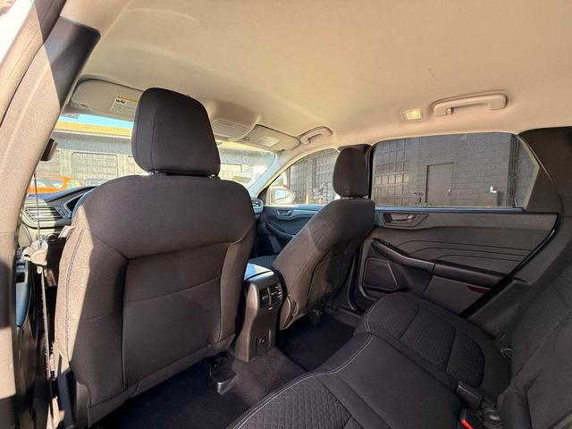 Photo of 2023 Oxford White Ford Escape
