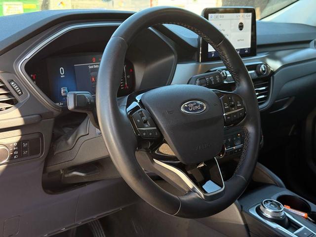 Photo of 2023 Oxford White Ford Escape