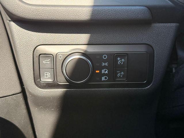 Photo of 2023 Oxford White Ford Escape