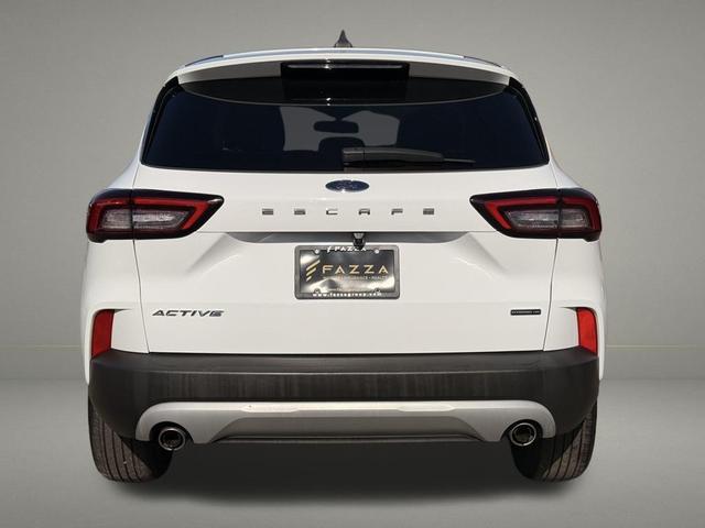 Photo of 2023 Oxford White Ford Escape