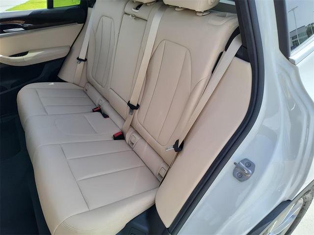 Photo of 2019 Alpine White BMW X3