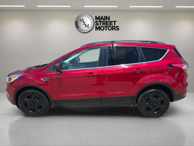Photo of 2018 Red Ford Escape