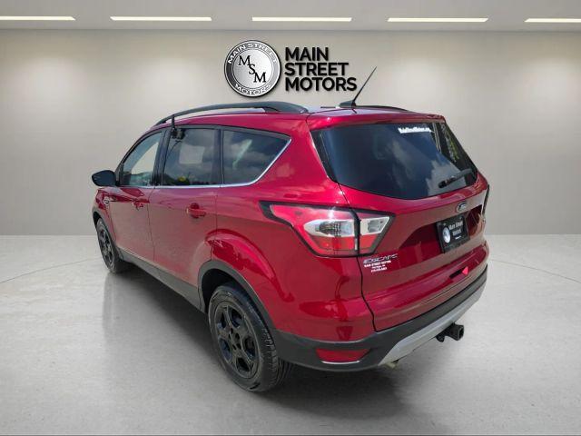 Photo of 2018 Red Ford Escape